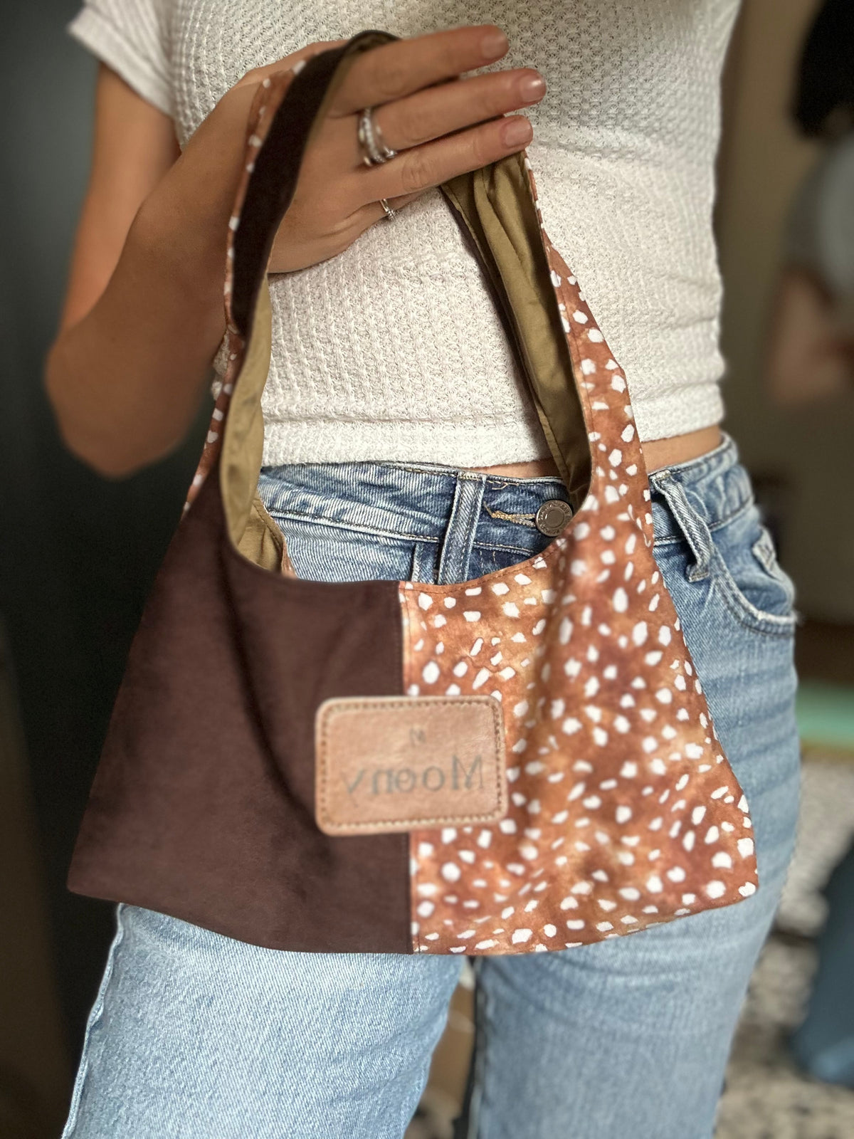 HOBO DEER SUEDE CHOCOLATE