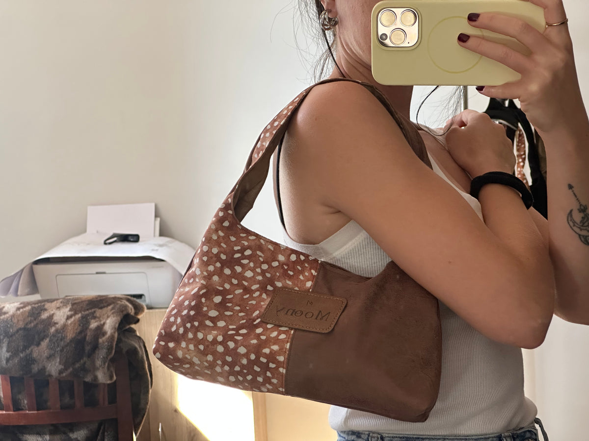 HOBO DEER SUEDE NOCCIOLA