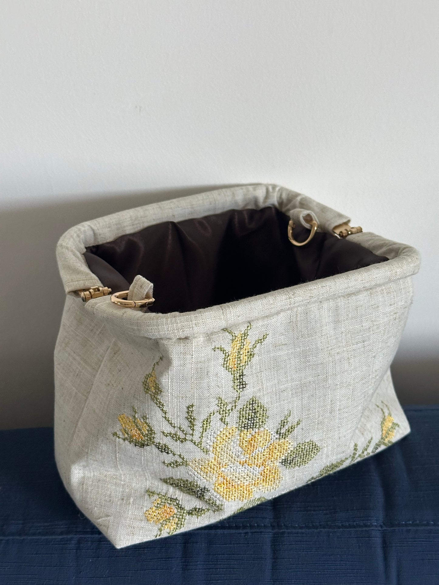 AFRODITE🌼 Clutch rose yellow