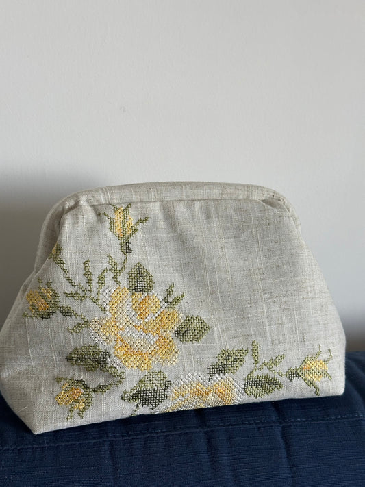 AFRODITE🌼 Clutch rose yellow