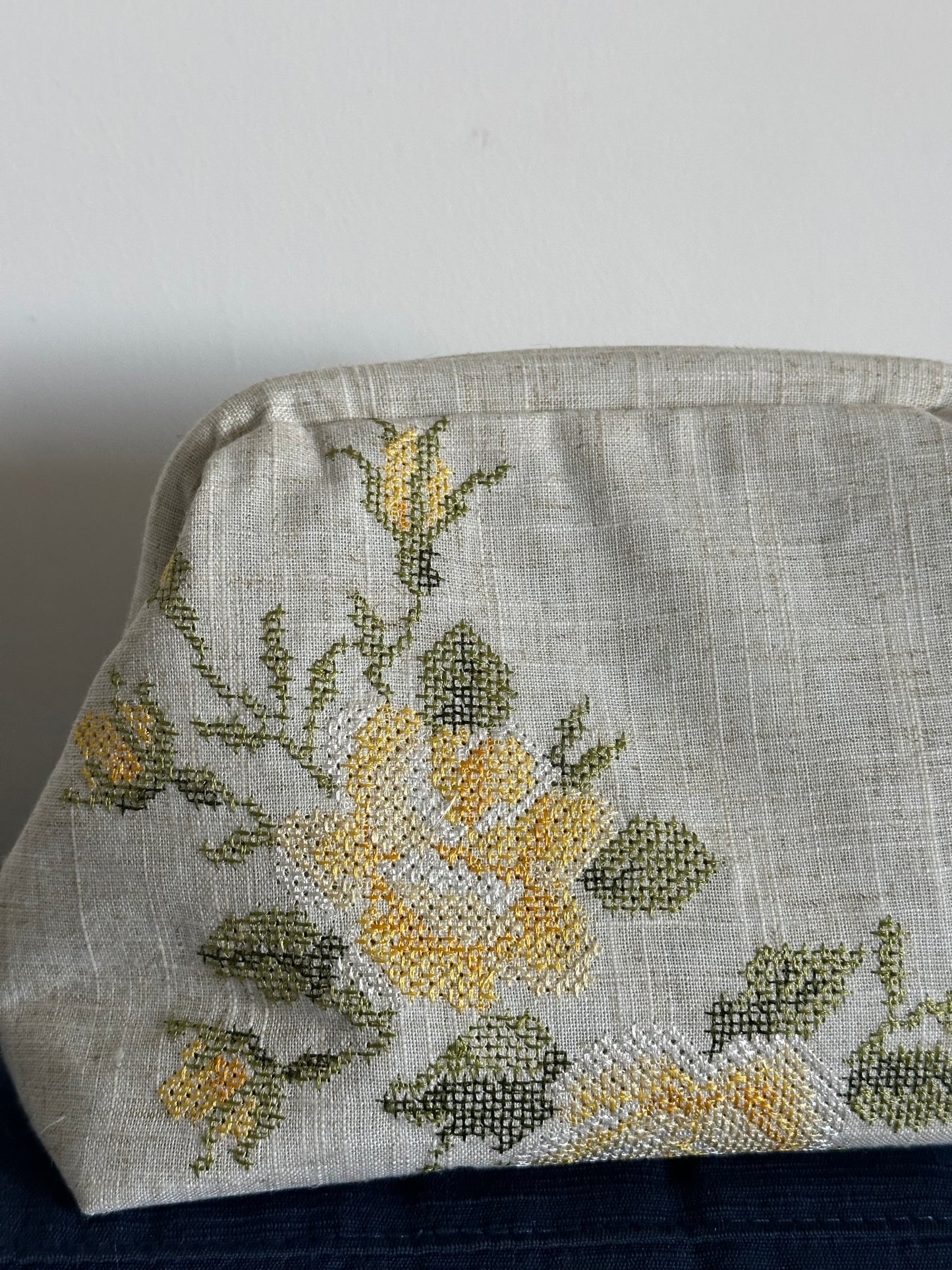 AFRODITE🌼 Clutch rose yellow