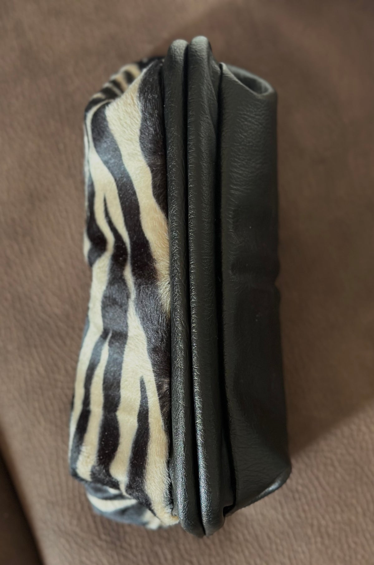 CLUTCH BLACK ZEBRA 🦓