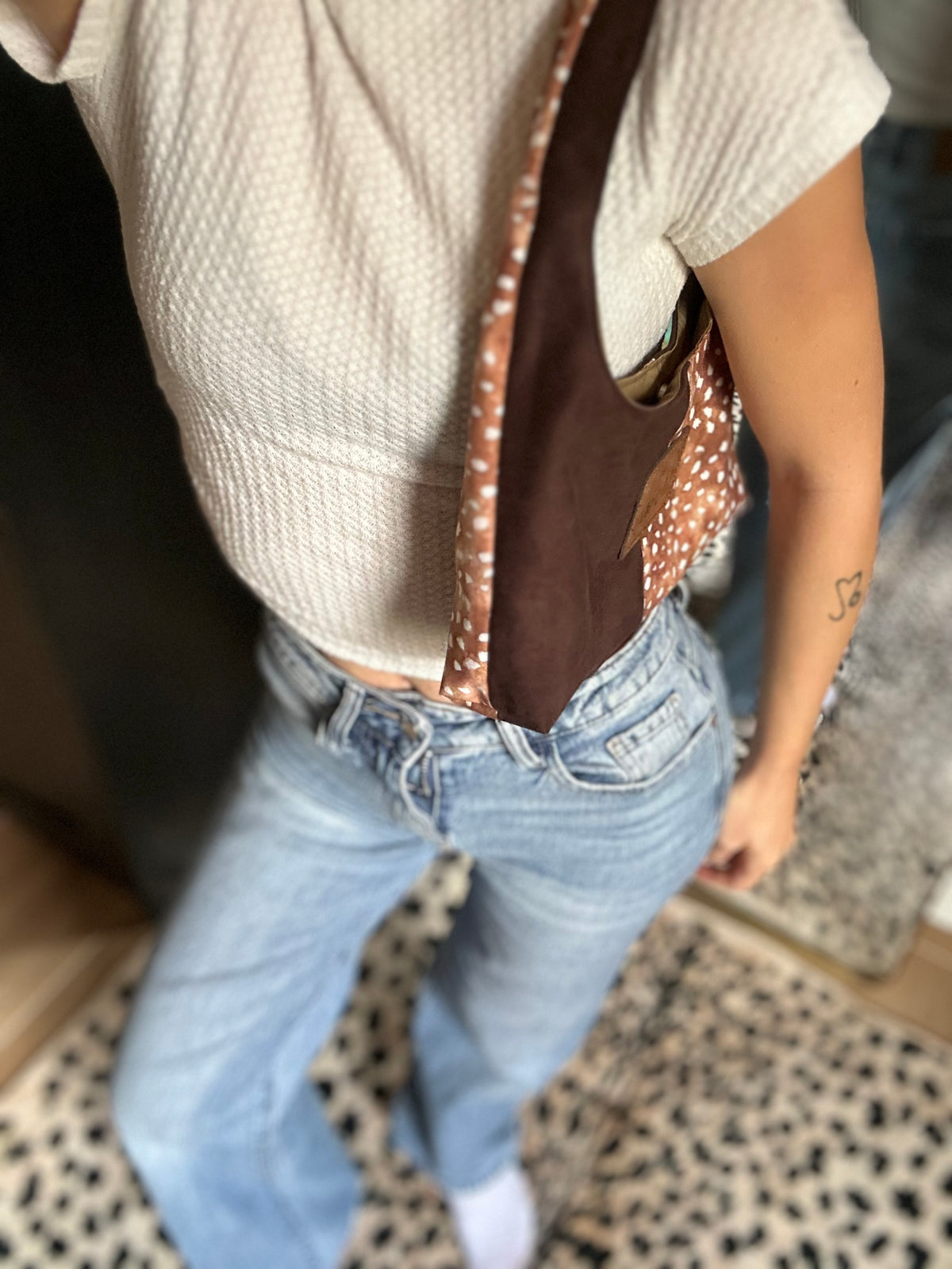 HOBO DEER SUEDE CHOCOLATE