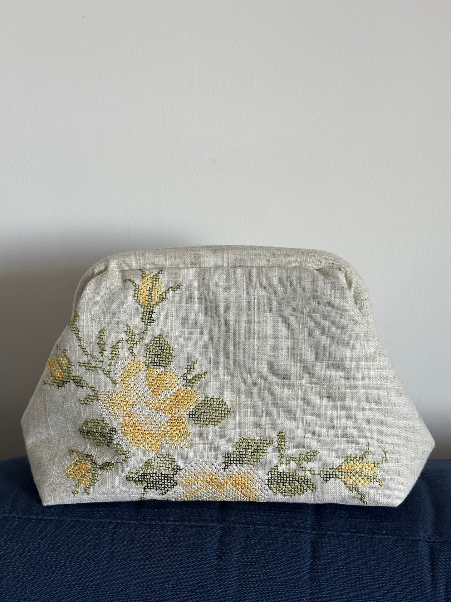 AFRODITE🌼 Clutch rose yellow