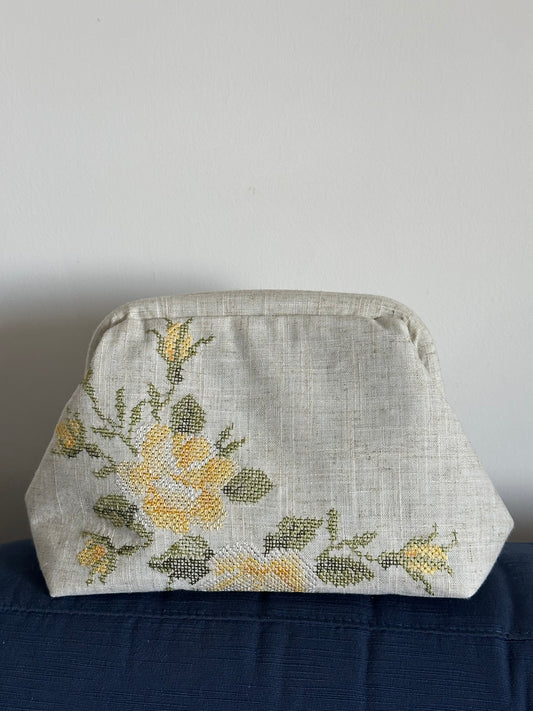 AFRODITE🌼 Clutch rose yellow